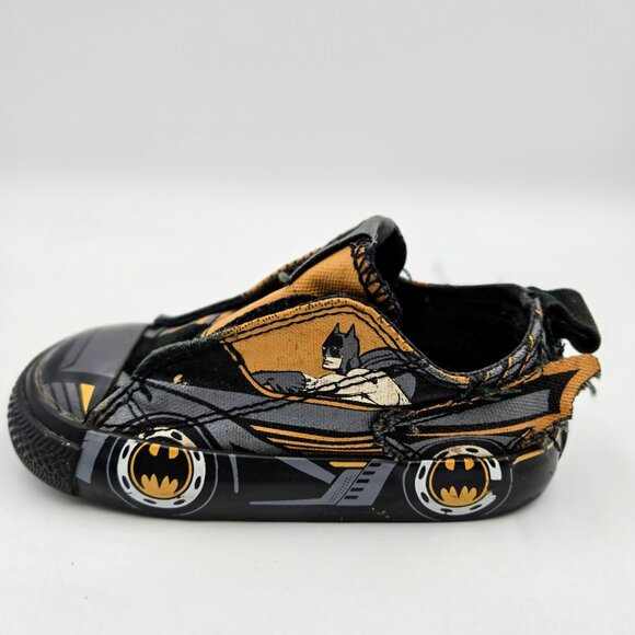 Batman Converse Trainers Size 6 Infants Kids Rare Read - Picture 13 of 16